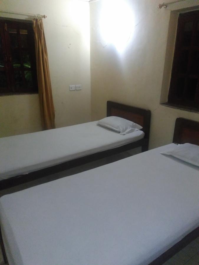 Palm Grove Hotel Cavelossim Esterno foto