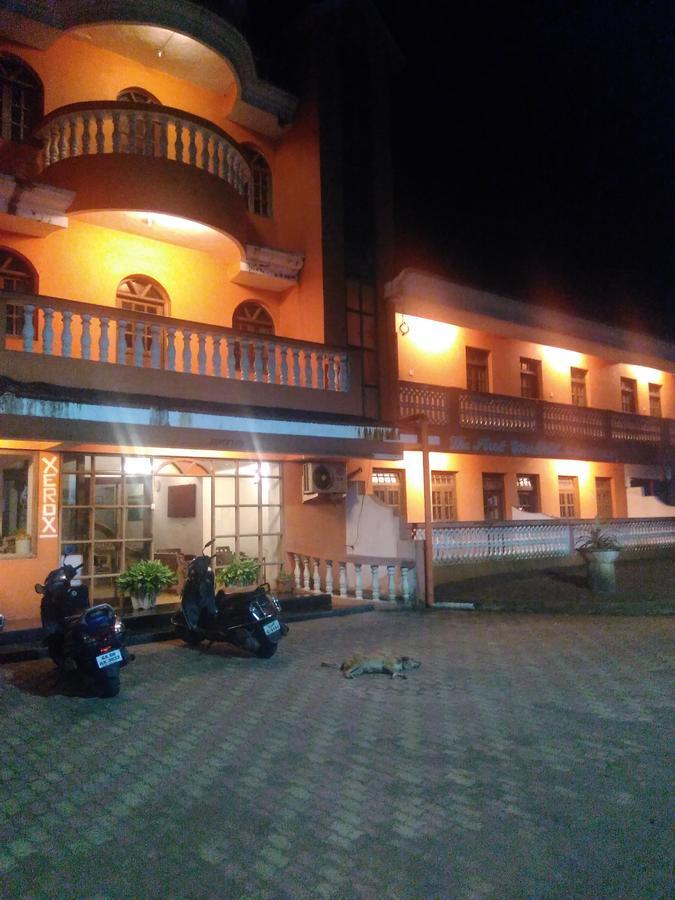 Palm Grove Hotel Cavelossim Esterno foto